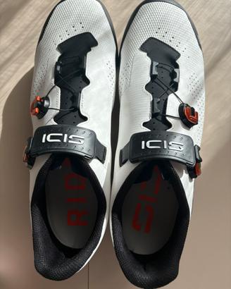 SCARPE MONTAIN BIKE