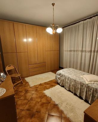 Cameretta completa in legno chiaro