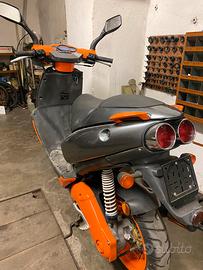 Moto Scooter Aprilia 50cc neopatentati