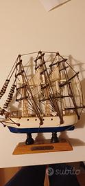 modellino veliero in legno