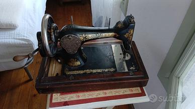 classica Singer vintage a manovella 