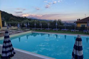 Immobile di 513 m² con più di 5 locali a Calice al