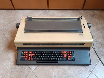 Macchina da scrivere vintage FACIT