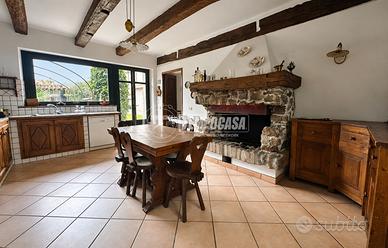 CASA INDIPENDENTE CON GIARDINO!