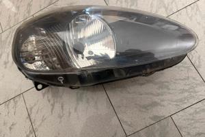 Faro anteriore lato dx