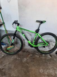 Mountain bike XPERIA 29 freni a disco