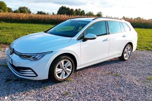 Volkswagen Golf 8 Variant 2.0 TDI HIGHLINE SCR DSG