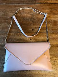 Pochette con tracolla dorata color nude