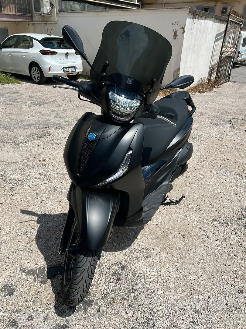 Beverly 300 Deep Black Moto e Scooter In vendita a Napoli