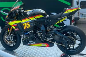 Yamaha r1 carene in carbonio