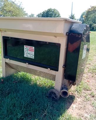 Diraspatrice elettrica per uva