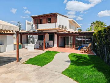 Villa eugenia fronte spiaggia