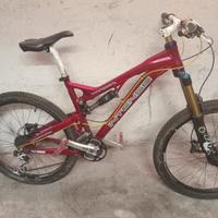 Bicicletta MTB intense
