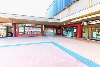 NEGOZIO A CASTIGLIONE DELLE STIVIERE