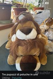 Pupazzo di peluche (3 leoni) in uno attaccati tra