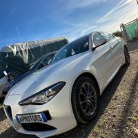Alfa Romeo Giulia 2.2 Turbodiesel 136 CV AT8 Super