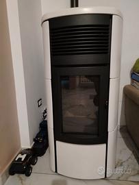 Stufa a pellet SUITE CLUB MUSA HIDROMATIC 24