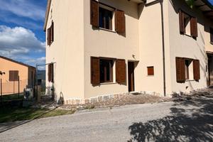 Porzione di bifamiliare indipendente già abitabile