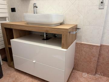 Composizione mobile bagno a terra con specchio