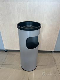 Posacenere a colona con cestino getta carte