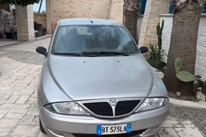 Lancia Y elefantino blu