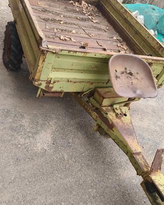 Carrello per trattorino