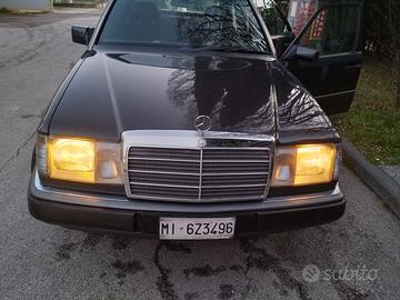 Mercedes Benz 200 -16