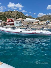 Pregievole gommone adatto a famiglie e per pesca