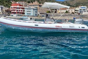 Pregievole gommone adatto a famiglie e per pesca