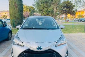 Toyota Yaris Hybrid 2017