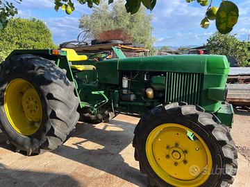 Trattore John Deere 2030 DT