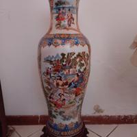 Vaso cinese con piedistallo in legno