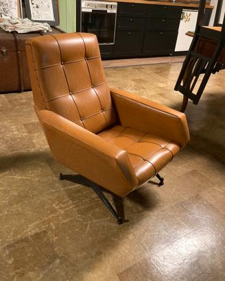 Poltrona similpelle anni 70