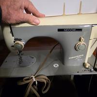 MACCHINA DA CUCIRE NECCHI+MOBILE IN LEGNO VINTAGE