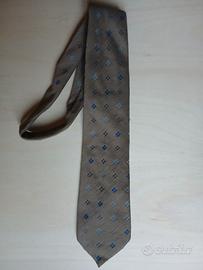 Cravatta colore marrone