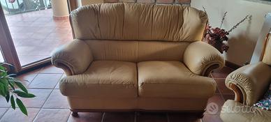 divano in pelle 