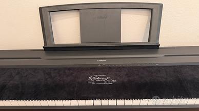 Piano digitale Yamaha P035