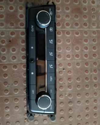 Contachilometri, clima automatico, pomello cambio