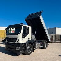 Iveco 310 Euro 6 con ribaltabile trilaterale