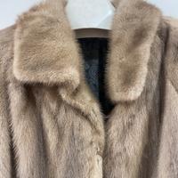 Pelliccia Visone grigio brillante