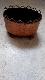 fioriera in rame con piedini 