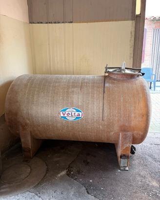 Cisterna in vetroresina