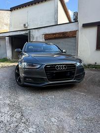 Audi A4 S-LINE