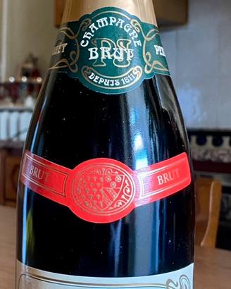 Bottiglia champagne Perrier-Jouet gran brut