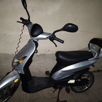 Bici elettrica (a forma di scooter) Reset Swift