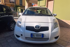 Toyota Yaris 1.0 5 porte