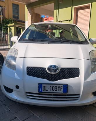 Toyota Yaris 1.0 5 porte