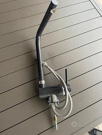 Miscelatore cucina sottofinestra