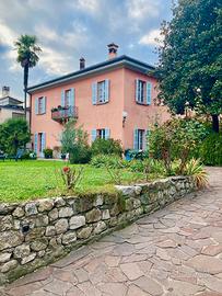 Appartamento in Villa a Erba Alta