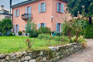 Appartamento in Villa a Erba Alta